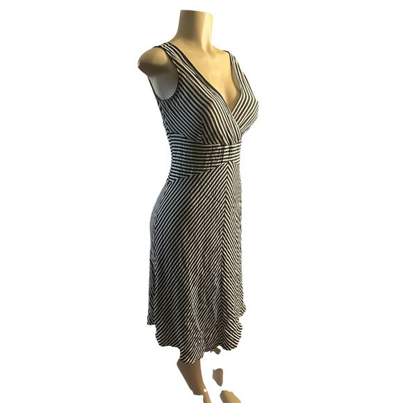 Vintage Women 6 Spiegel 100% Silk Striped Black White Dress Sleeveless V-Neck - Picture 1 of 7